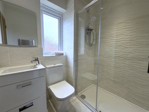 Guest En-Suite- click for photo gallery